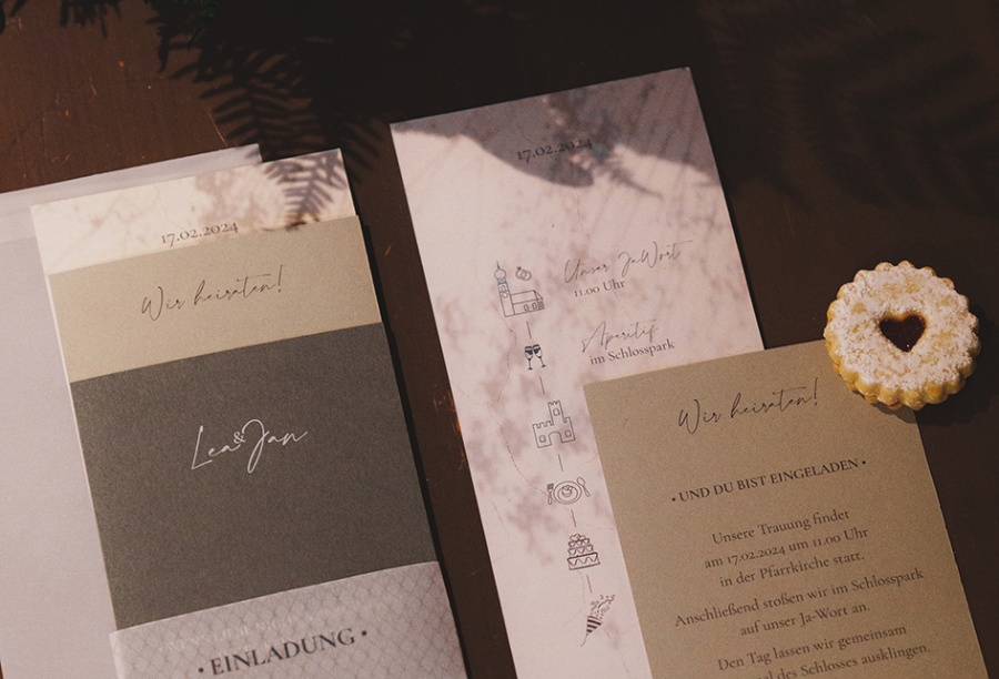 Hochzeit | Einladung und Save the date in grau und beige | Lea & Jan